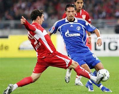 勇士 134-125 胜灰熊：库里 52 分创历史，勇士逆转取胜.